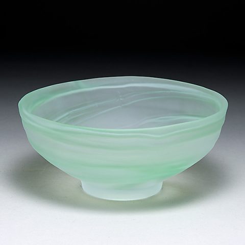 ガラス抹茶平茶碗 「緑渦雲」